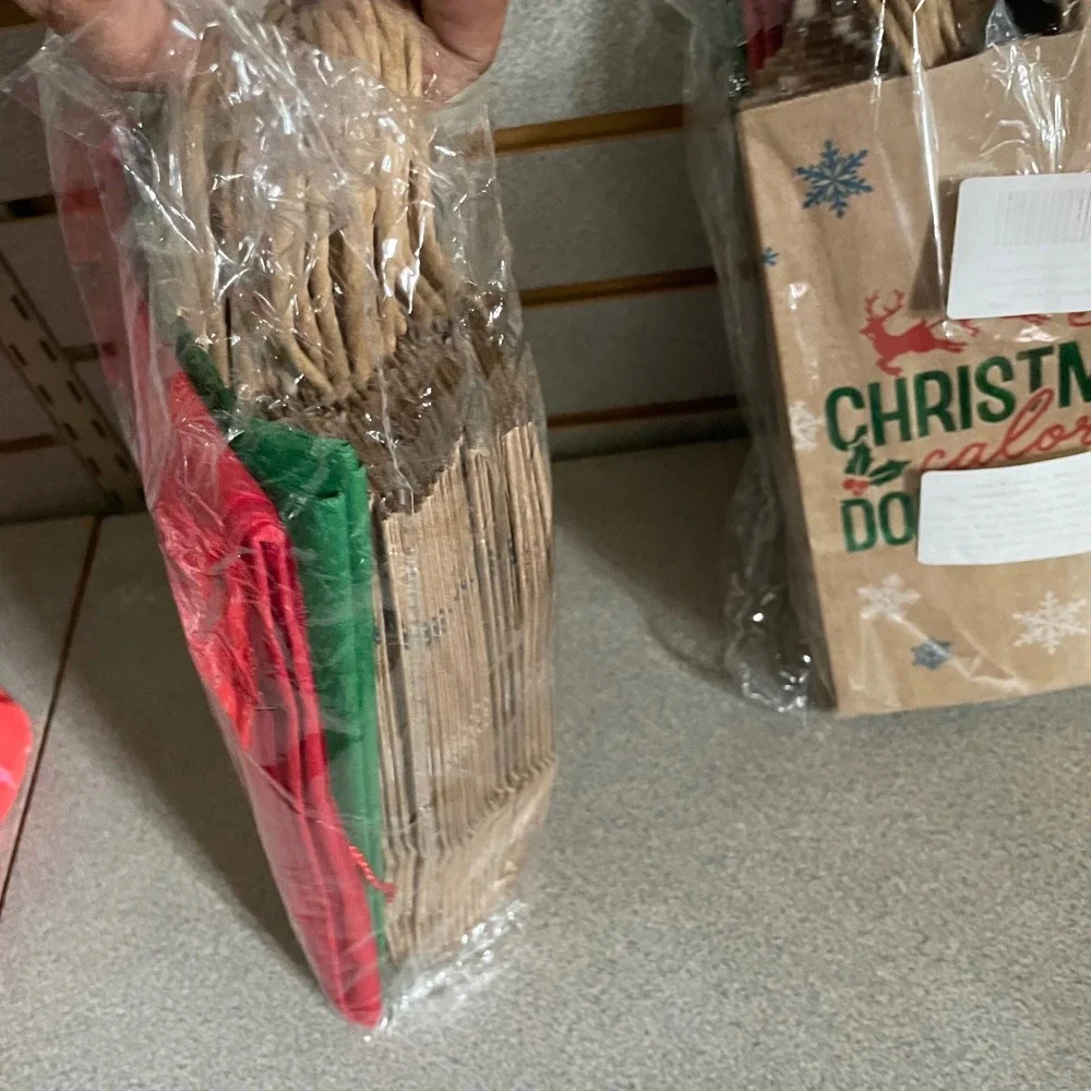 40 piece set Christmas Gift Bags Kraft‎ Paper Holiday Party Favor Treat Bags